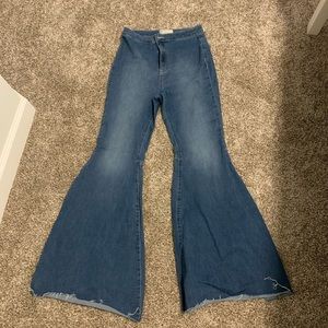 Free People float on jean! In size 29